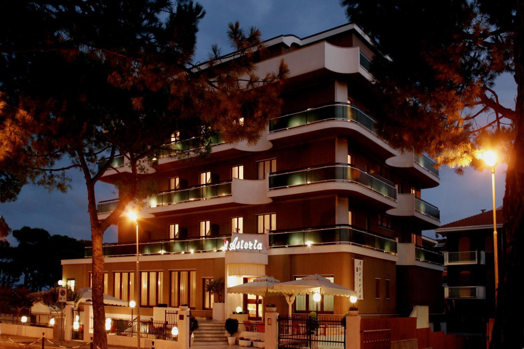 Hotel Astoria ピネート エクステリア 写真