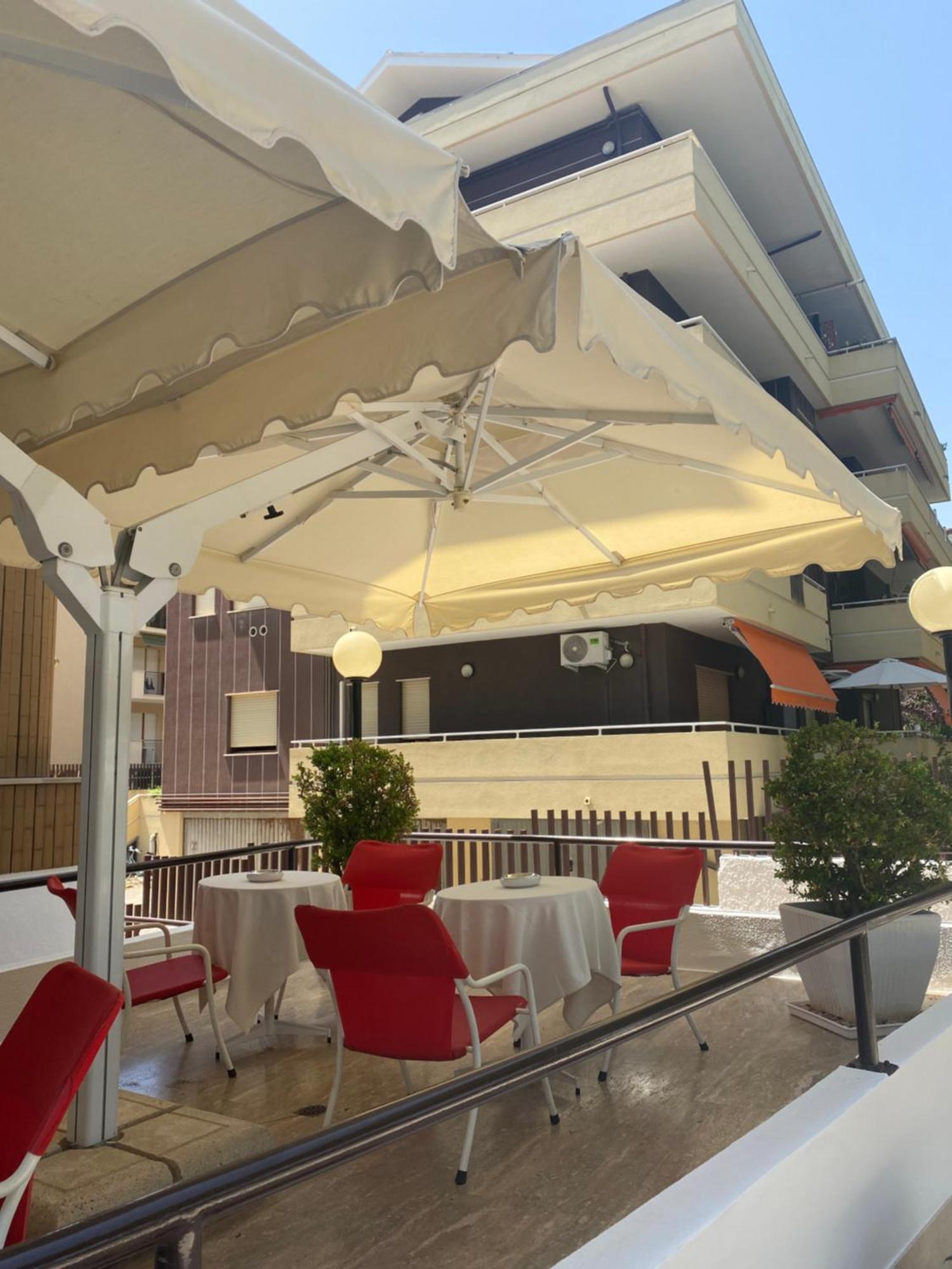 Hotel Astoria ピネート エクステリア 写真